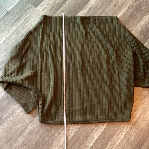NEW Threadzwear Off the Shoulder Long Sleeve Olive Color Top - Picture 13 of 15